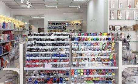 文盲卖文具,他卖小小文具卖出过亿身家